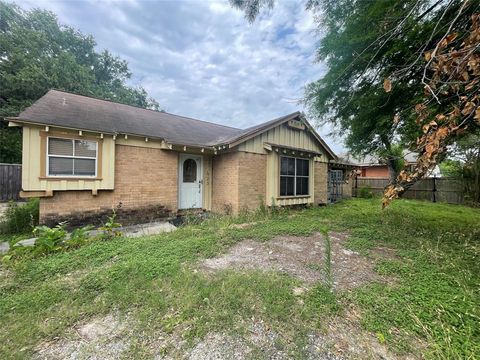 623 E Canino Road Houston TX 77037