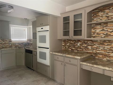623 E Canino Road Houston TX 77037