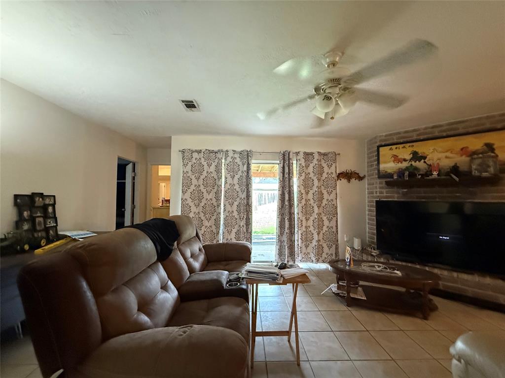 2115 Musket Groves Street, Houston, Texas image 5