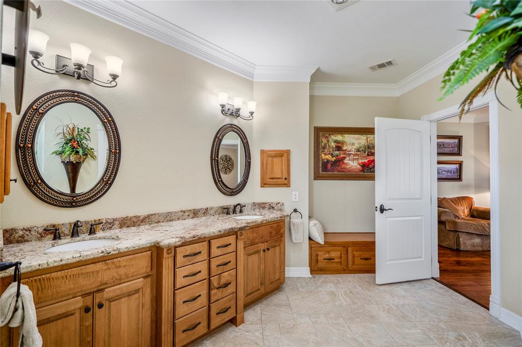 260 S Moody Lane, Cleveland, Texas image 9