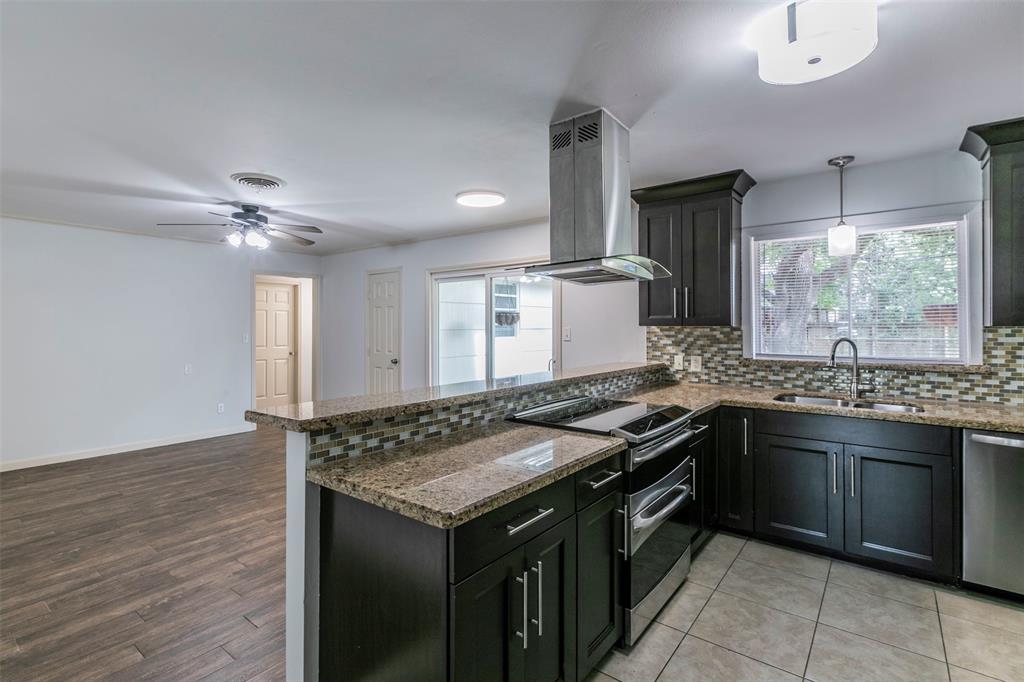 5215 Beechnut Street, Houston, Texas image 2