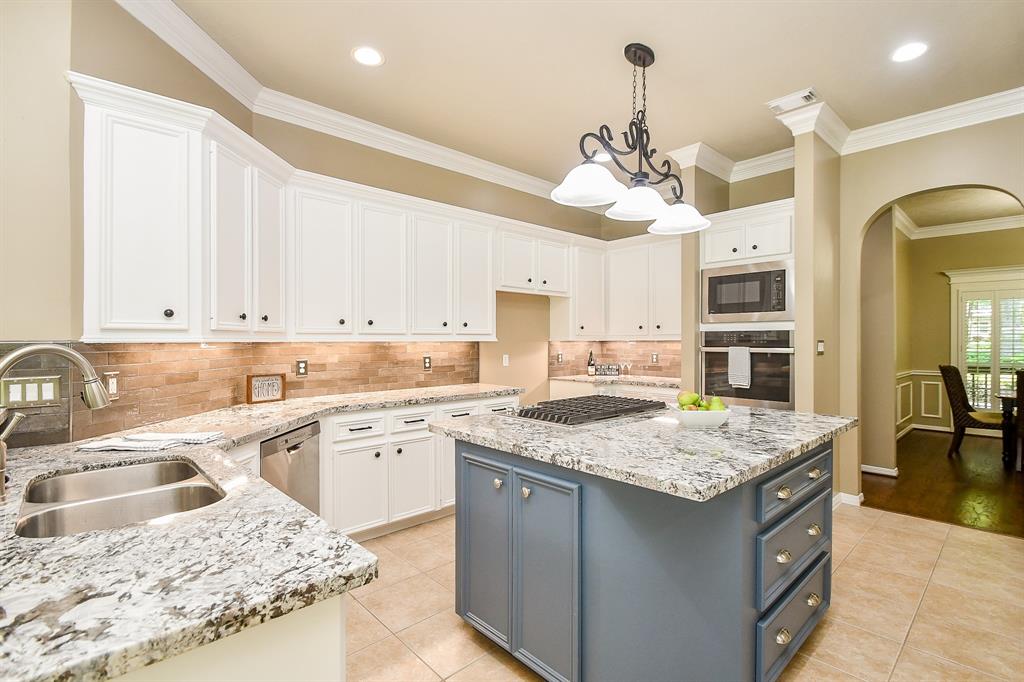 37607 Millers Pass, Pinehurst, Texas image 19