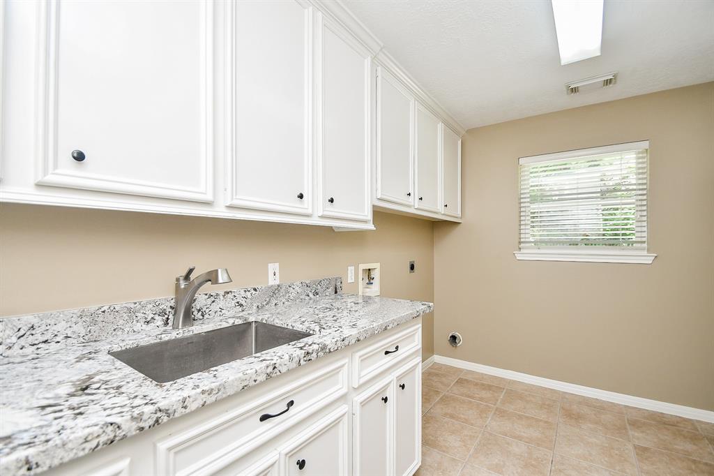 37607 Millers Pass, Pinehurst, Texas image 42