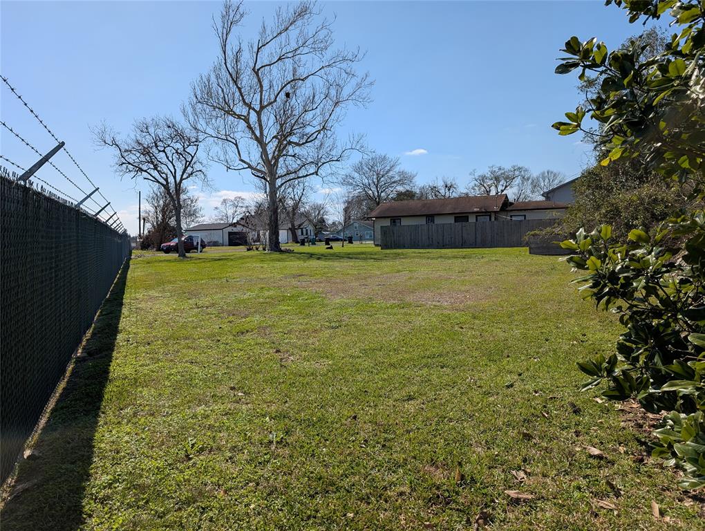 106 Travis Street, Baytown, Texas image 5