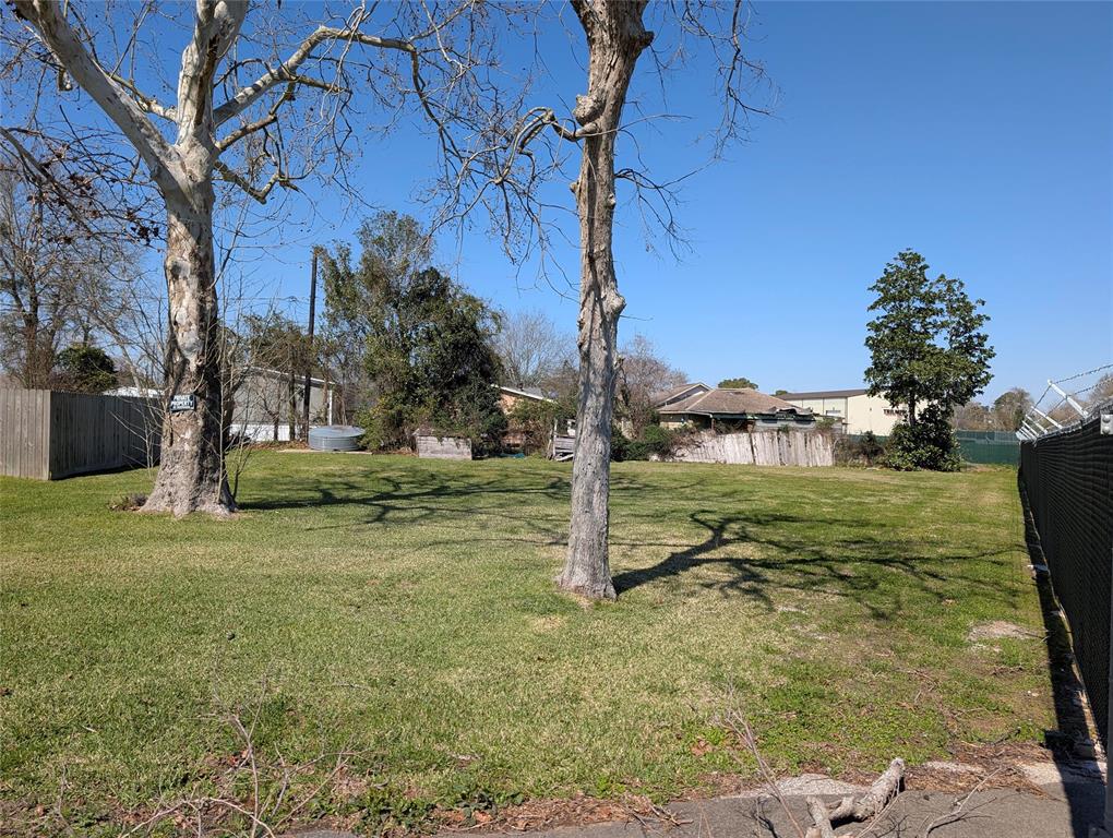 106 Travis Street, Baytown, Texas image 11