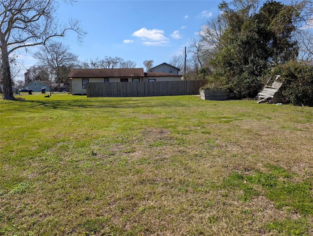 106 Travis Street, Baytown, Texas image 1