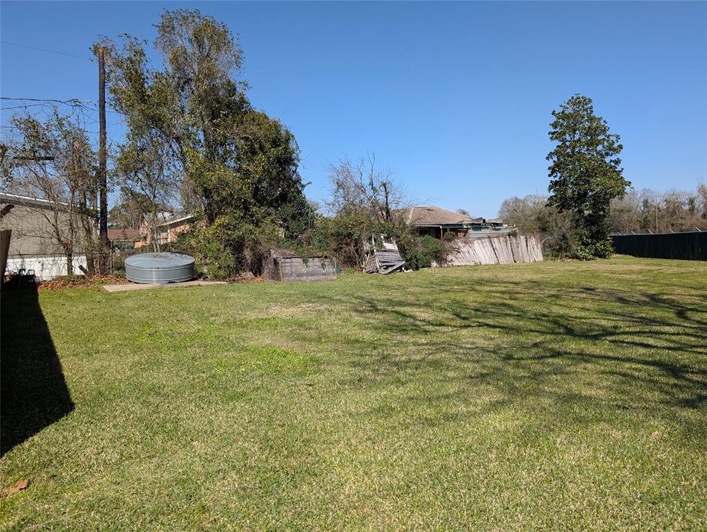 106 Travis Street, Baytown, Texas image 6