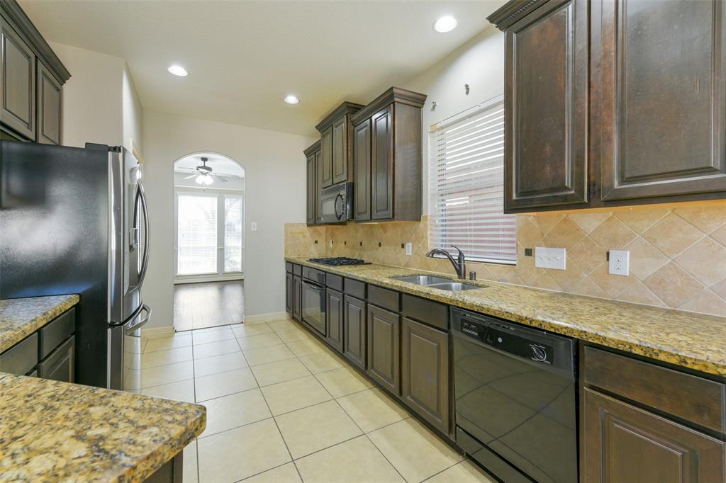 3520 Cortona Lane, Friendswood, Texas image 11