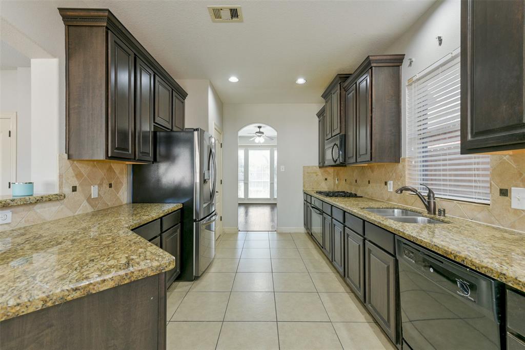 3520 Cortona Lane, Friendswood, Texas image 10