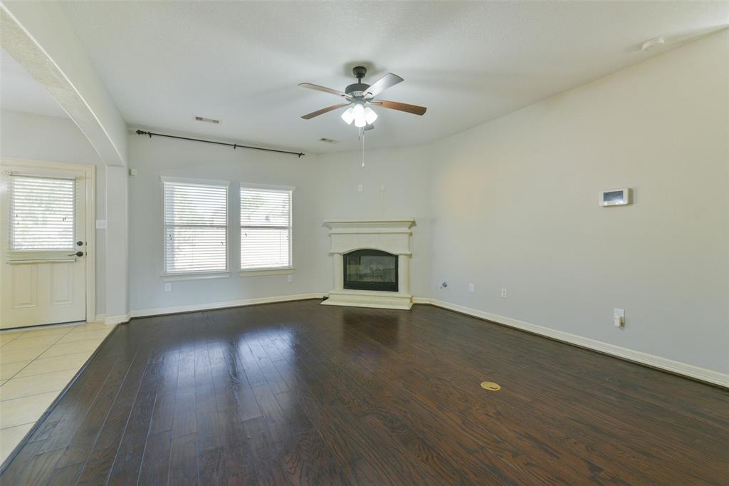 3520 Cortona Lane, Friendswood, Texas image 6