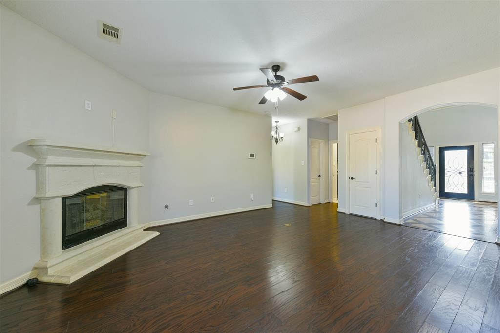 3520 Cortona Lane, Friendswood, Texas image 8