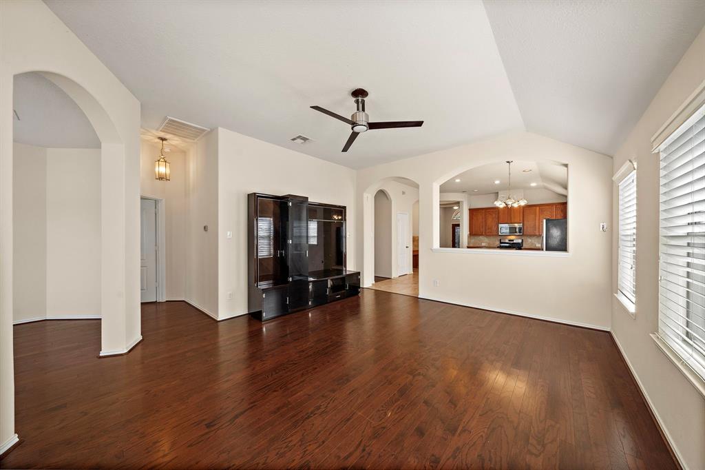 7234 Rambling Tree Lane, Richmond, Texas image 9