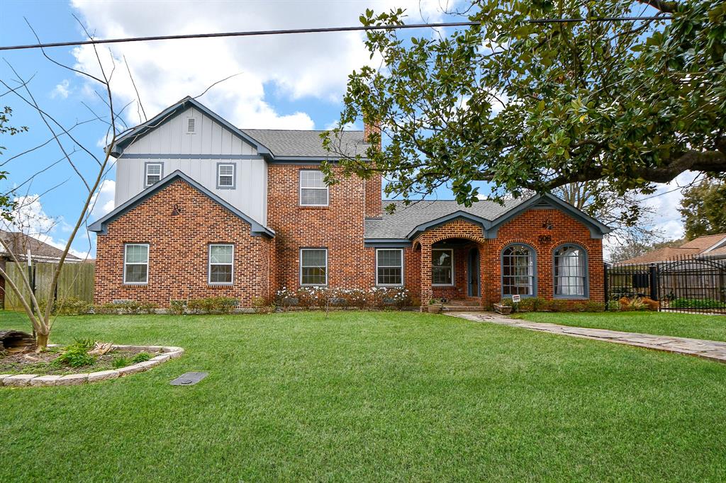 506 English Street