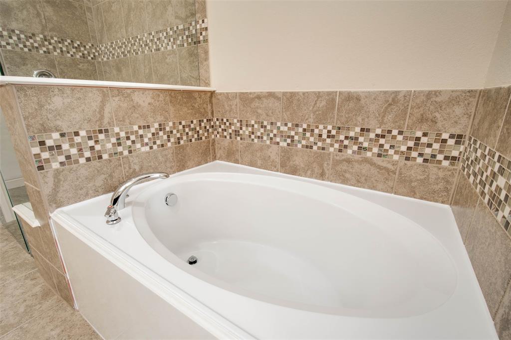 24111 Valencia Ridge Lane, Katy, Texas image 32