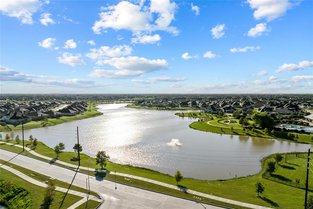 5718 Pedernales Bend Lane, Fulshear, Texas image 38