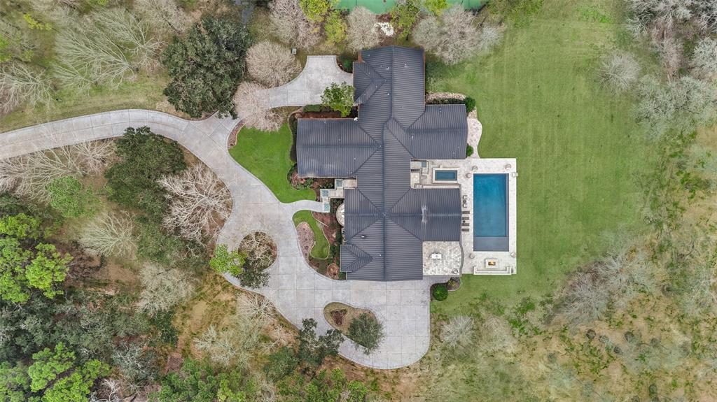 405 W Spreading Oaks Avenue