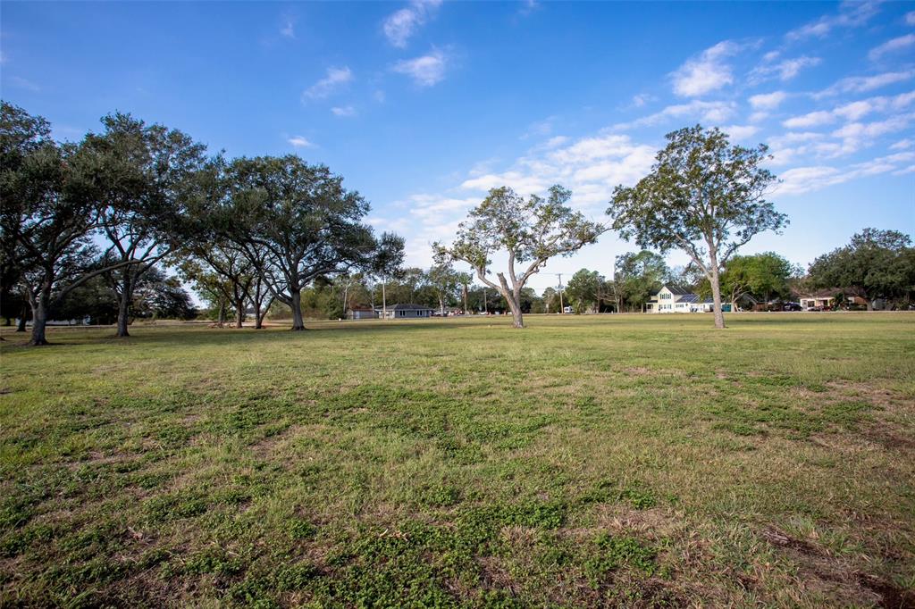 1310 N Wharton Street, El Campo, Texas image 1