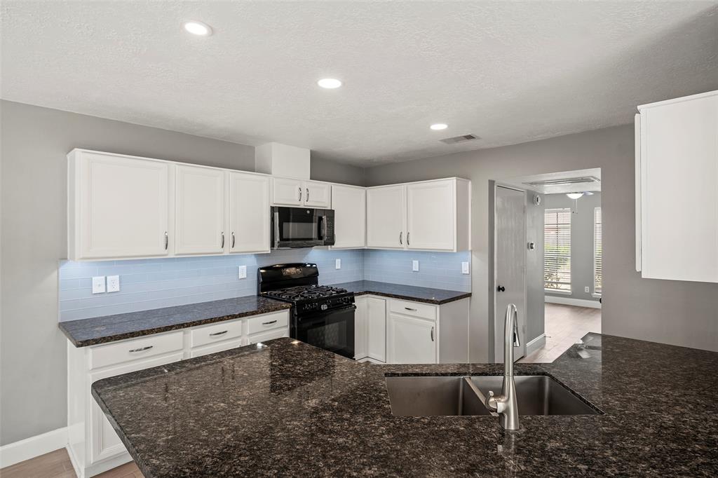 3918 Timber Rail Drive, Humble, Texas image 10