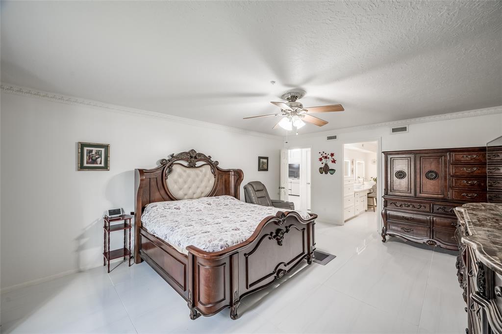 611 Montclair Boulevard, Sugar Land, Texas image 28