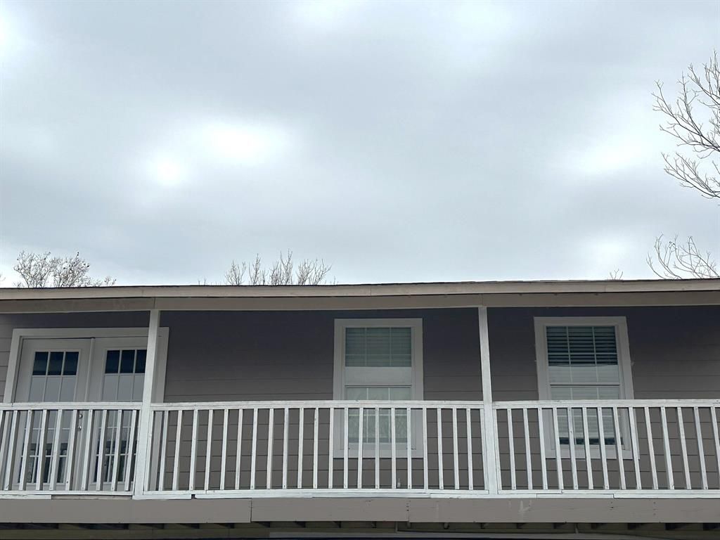 Photo of 309 S 3rd Street #B, Highlands, TX 77562 (MLS # 67739440)