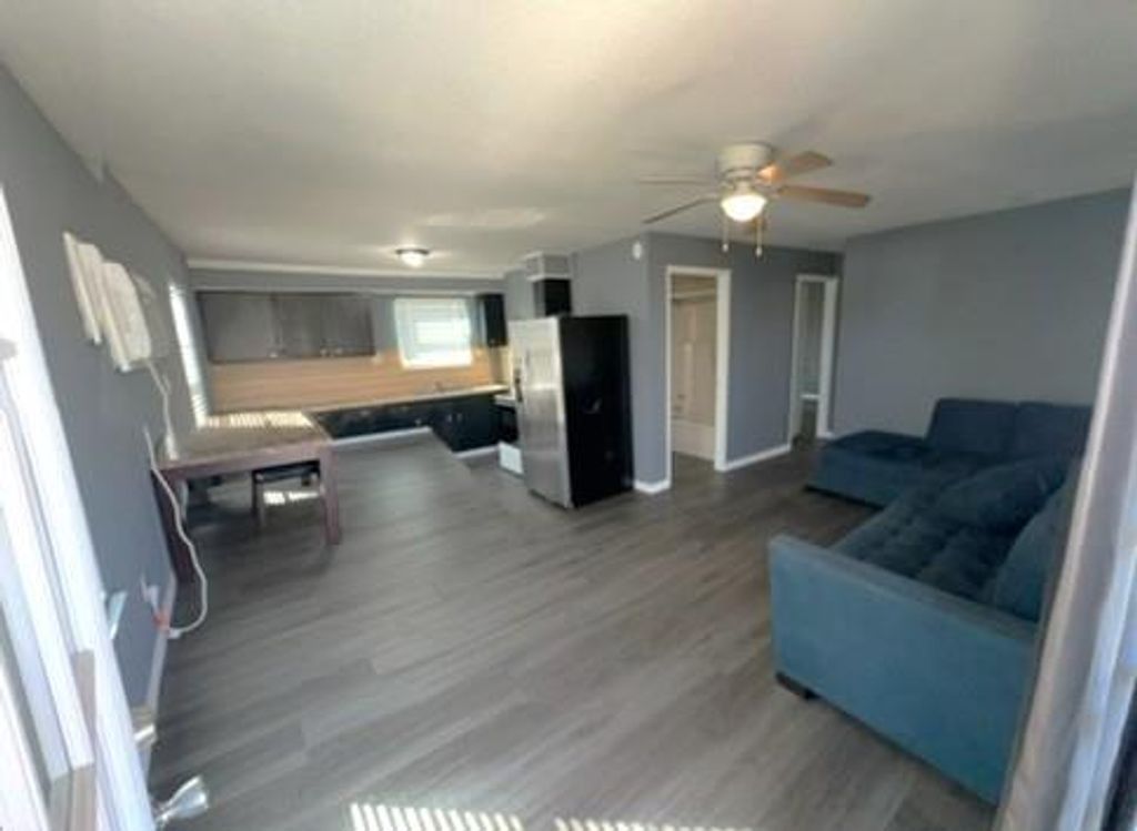 Photo of 309 S 3rd Street #B, Highlands, TX 77562 (MLS # 67739440)