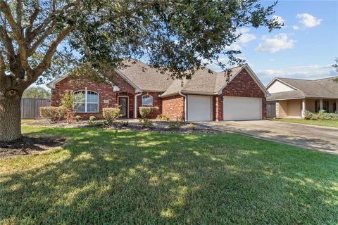 A home in Angleton