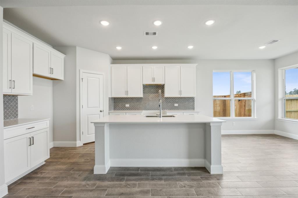 31239 Casanova Drive, Huffman, Texas image 3