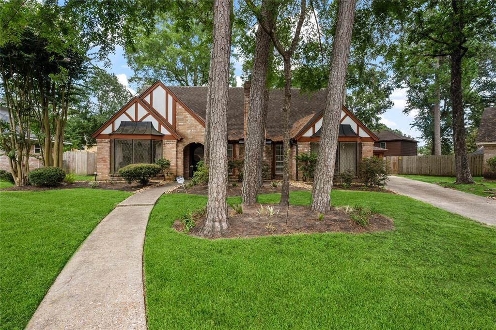 Photo of 3506 Lost Lake Drive, Houston, TX 77339 (MLS # 80174830)