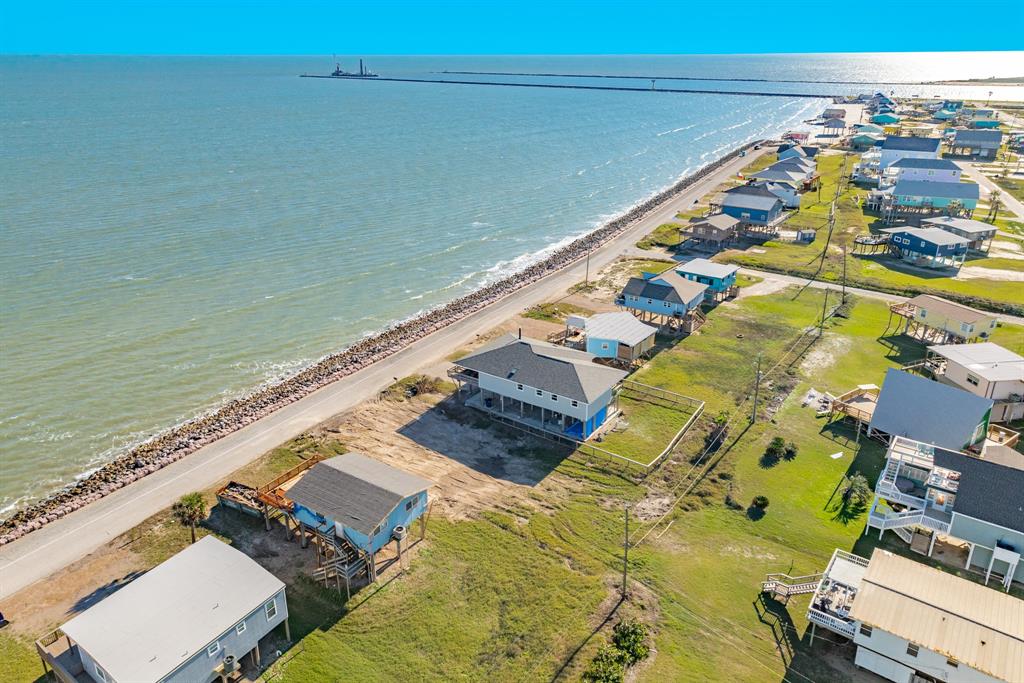 802 Beach Drive, Surfside Beach, Texas image 4