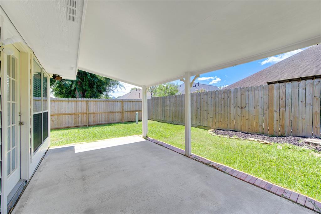 1826 Oak Lodge Drive, Pearland, Texas image 22