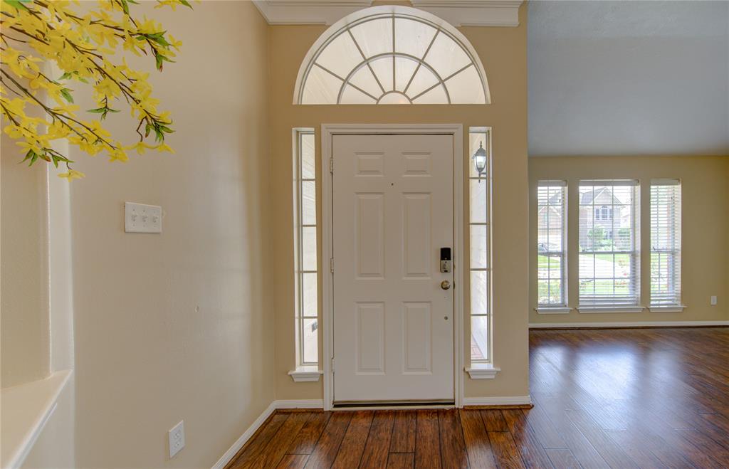 1826 Oak Lodge Drive, Pearland, Texas image 3