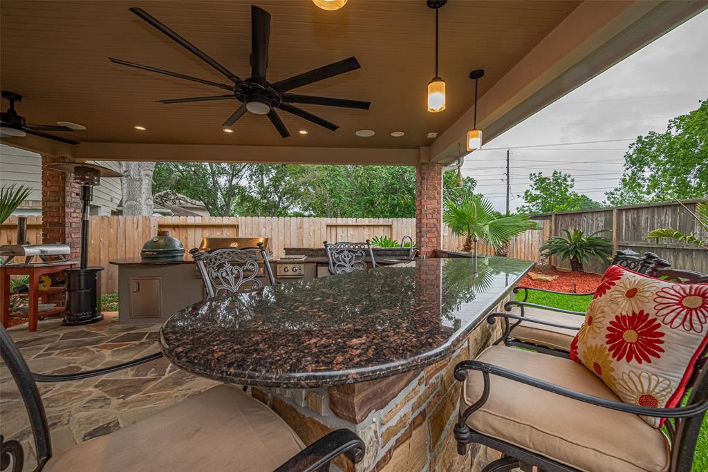 4126 Rocky Bend Drive, Sugar Land, Texas image 7