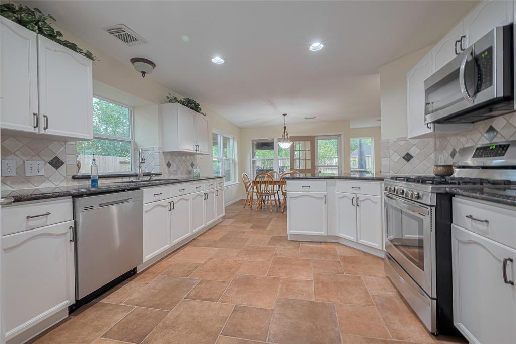 4126 Rocky Bend Drive, Sugar Land, Texas image 23