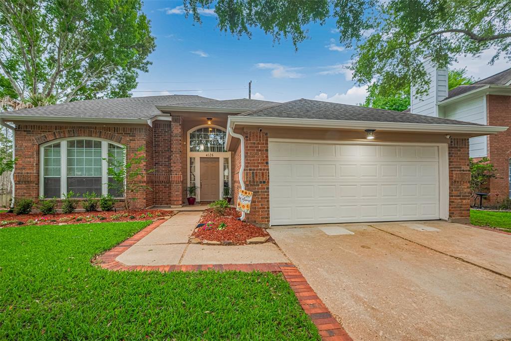 4126 Rocky Bend Drive, Sugar Land, Texas image 1