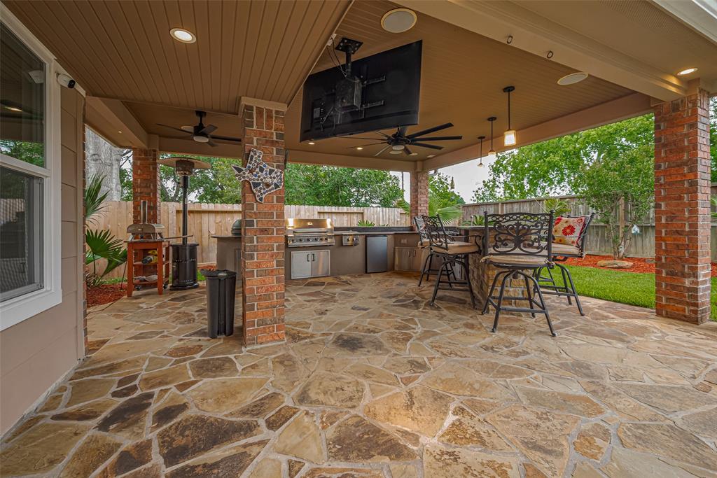4126 Rocky Bend Drive, Sugar Land, Texas image 4