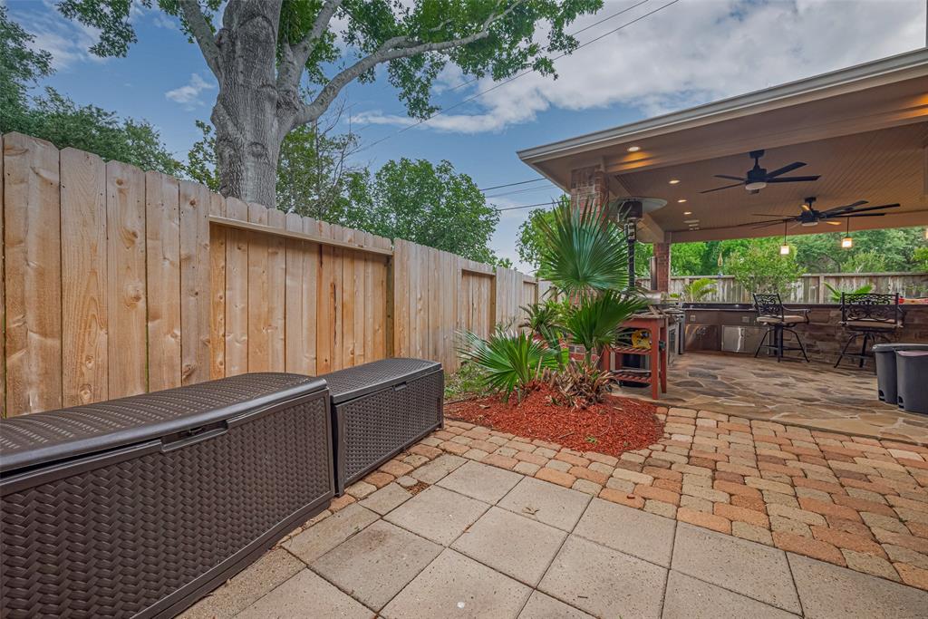 4126 Rocky Bend Drive, Sugar Land, Texas image 6