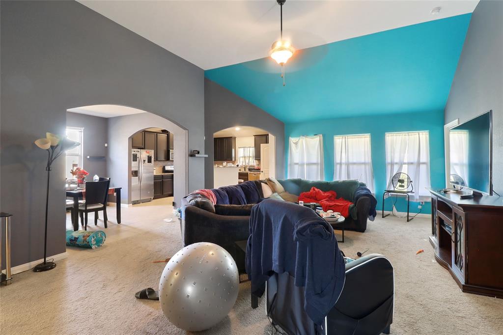 1240 Twin Estates Drive