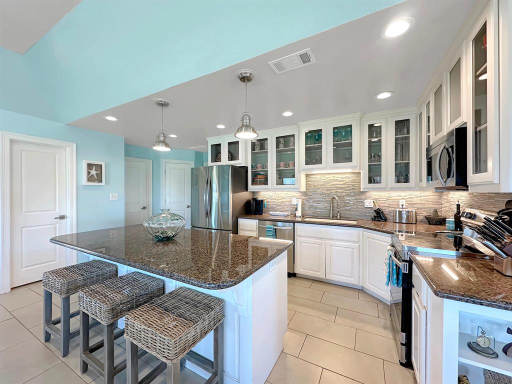 808 Pinata Drive, Crystal Beach, Texas image 27