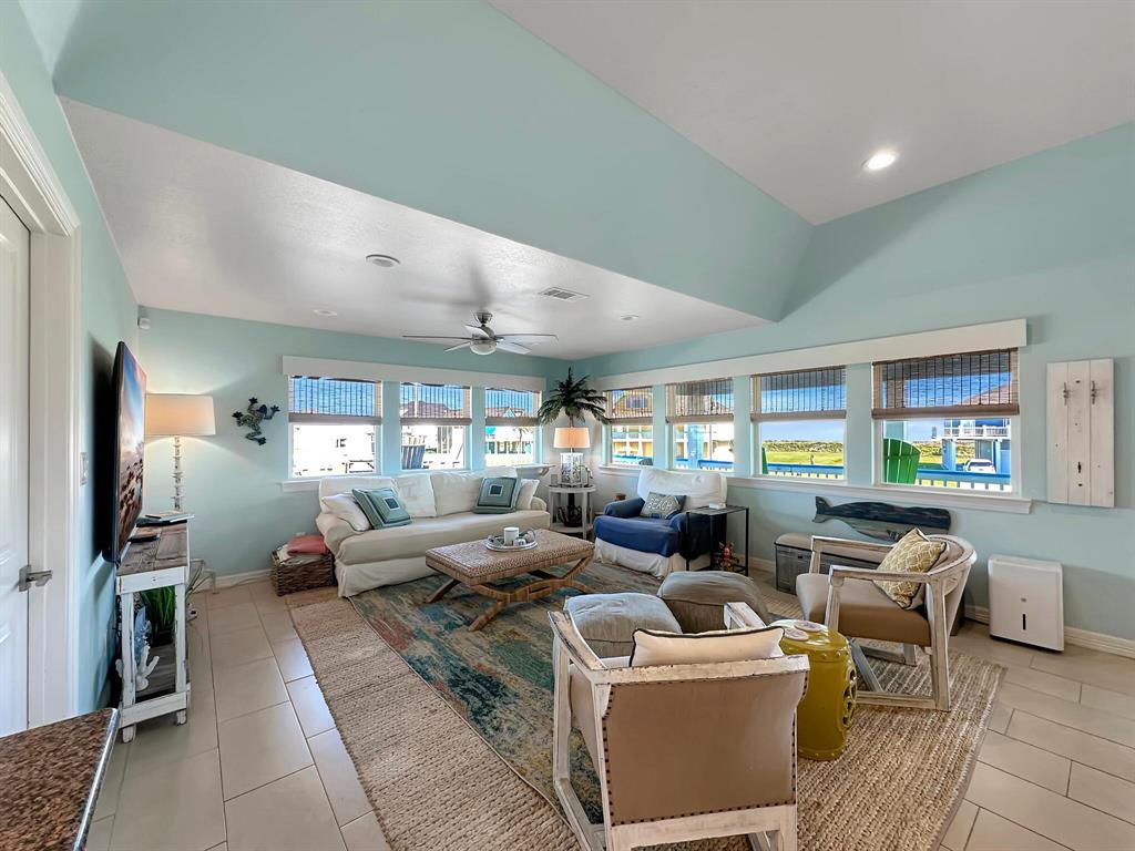 808 Pinata Drive, Crystal Beach, Texas image 23