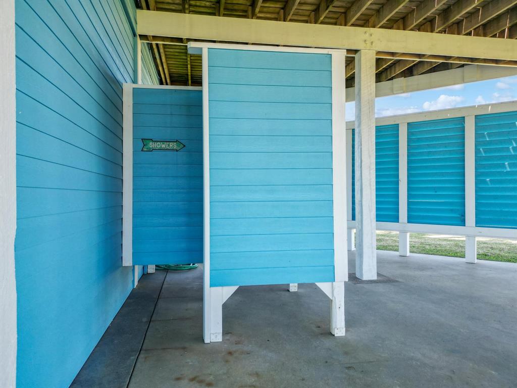 808 Pinata Drive, Crystal Beach, Texas image 13