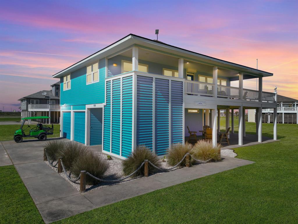 808 Pinata Drive, Crystal Beach, Texas image 2