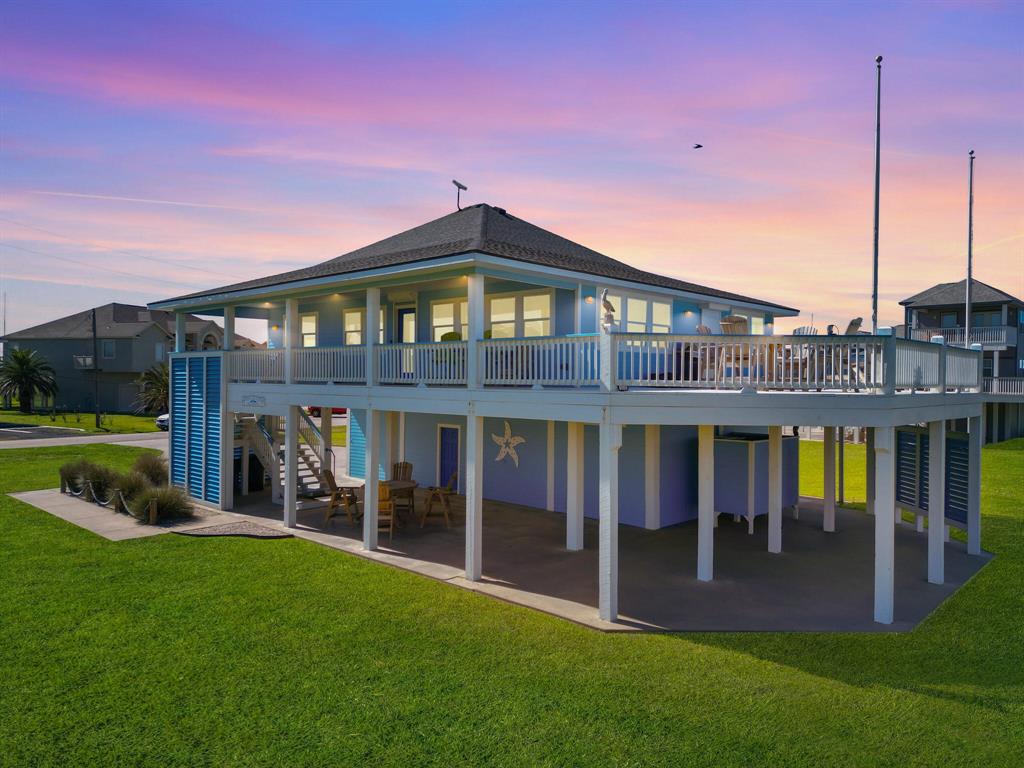 808 Pinata Drive, Crystal Beach, Texas image 5