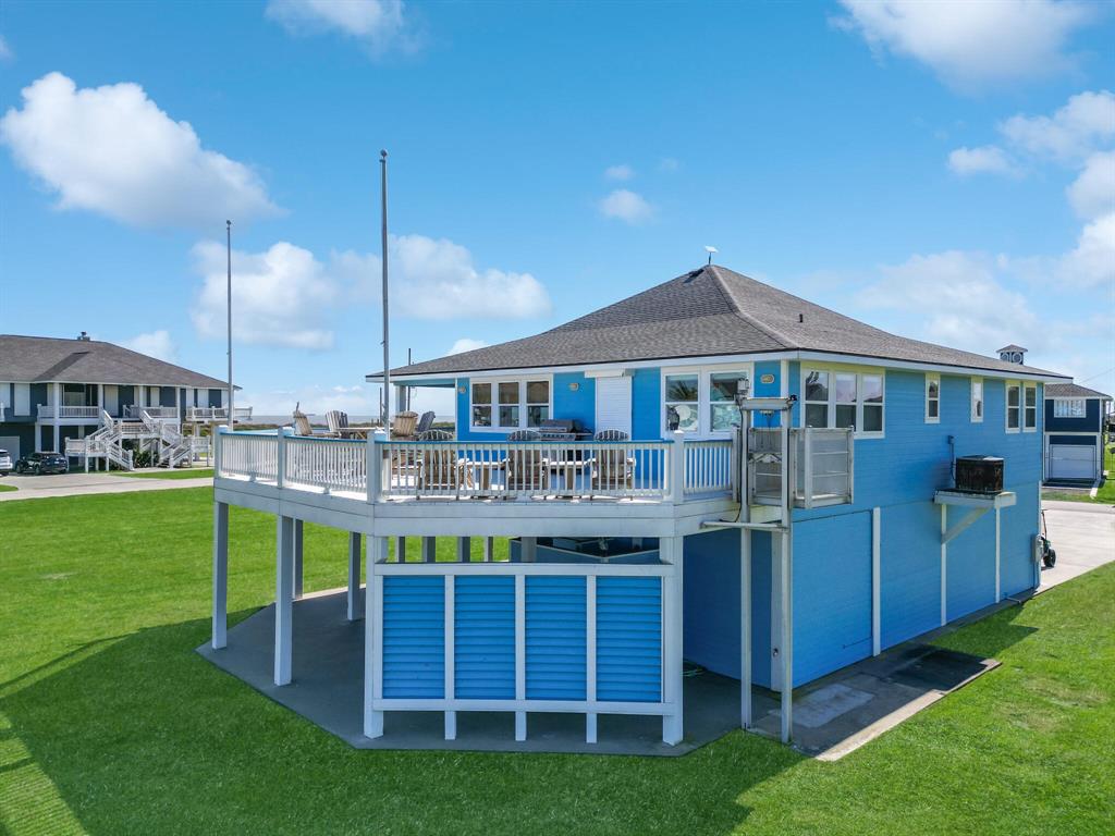 808 Pinata Drive, Crystal Beach, Texas image 12