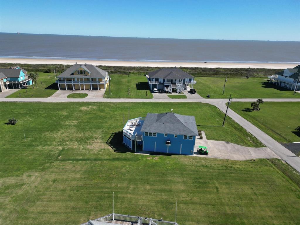 808 Pinata Drive, Crystal Beach, Texas image 4