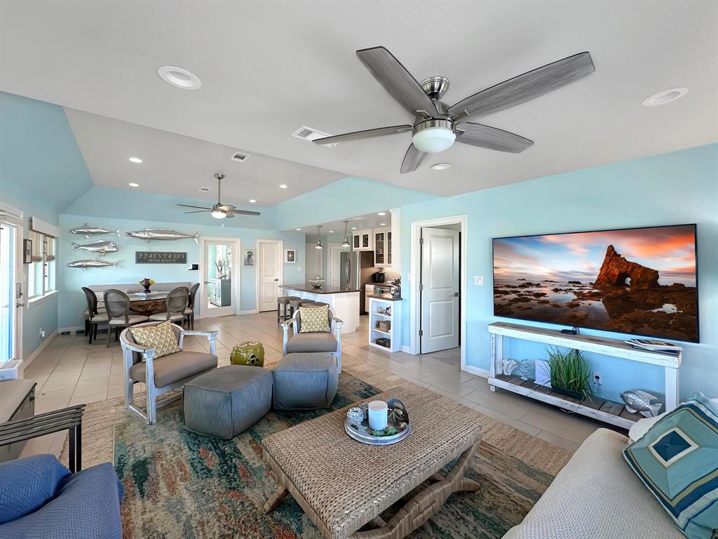 808 Pinata Drive, Crystal Beach, Texas image 28