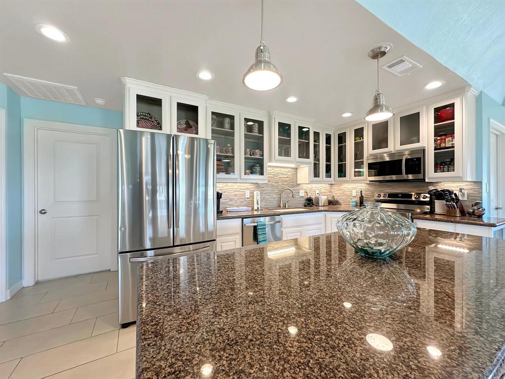 808 Pinata Drive, Crystal Beach, Texas image 26