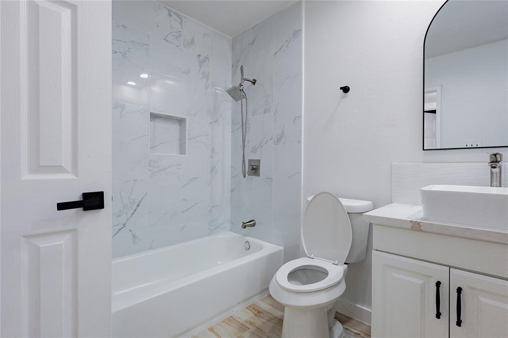 7310 Corta Calle Drive, Houston, Texas image 27