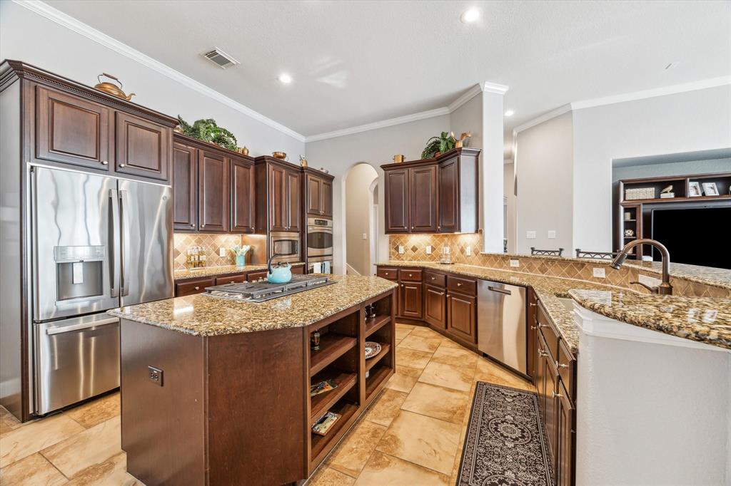 91 W Hullwood Circle, Spring, Texas image 16