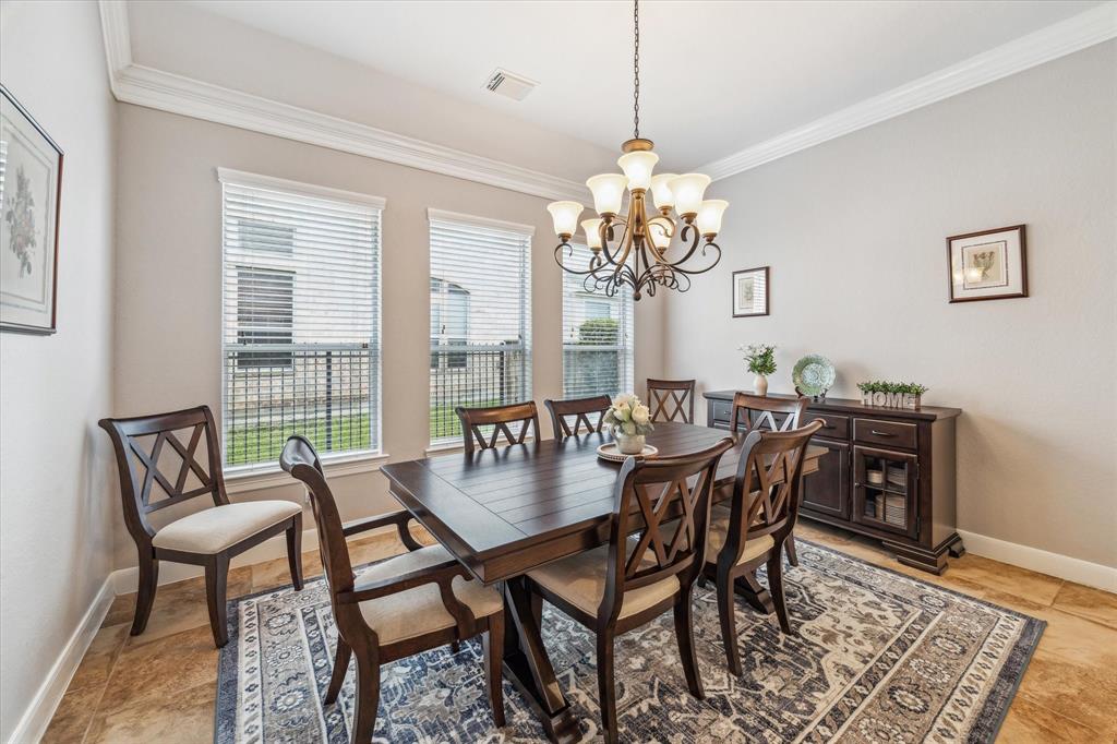 91 W Hullwood Circle, Spring, Texas image 11