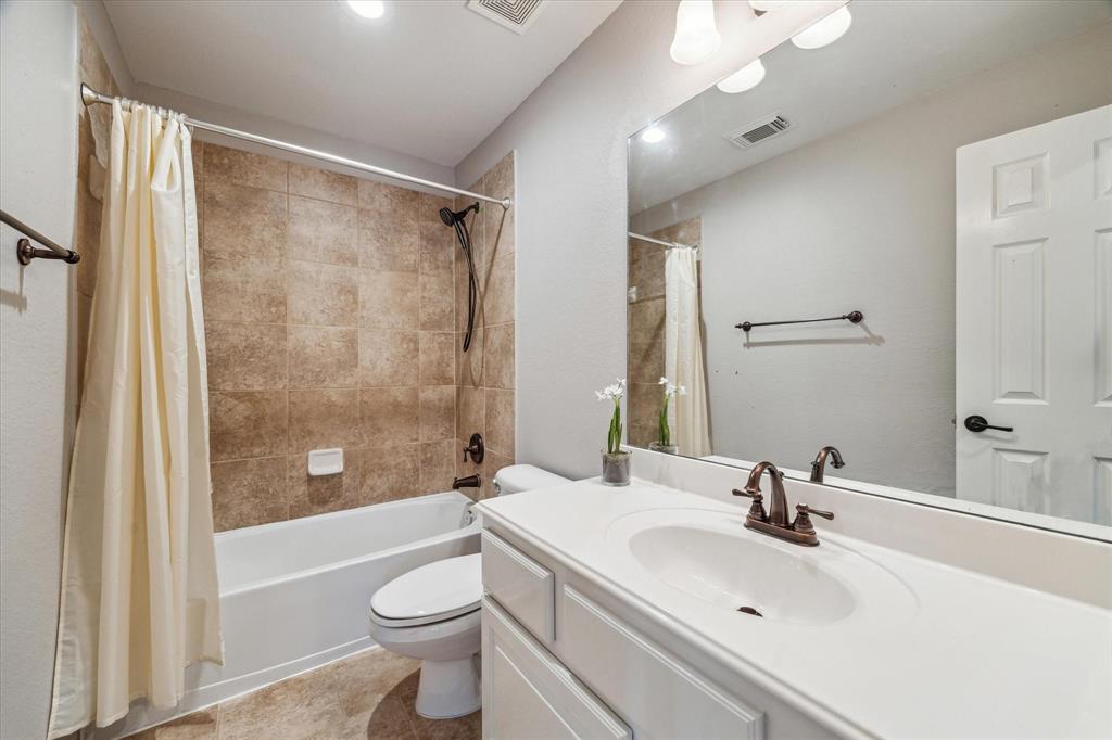 91 W Hullwood Circle, Spring, Texas image 26
